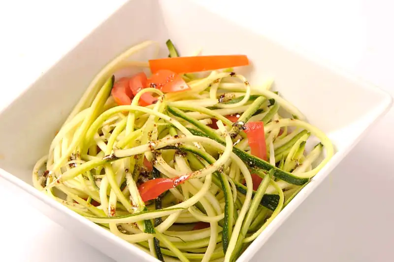 Spaghettis de courgette crus