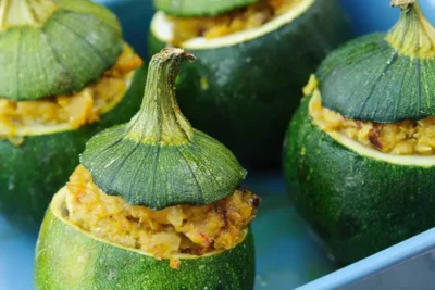 Recette de courgettes rondes farcies au poulet