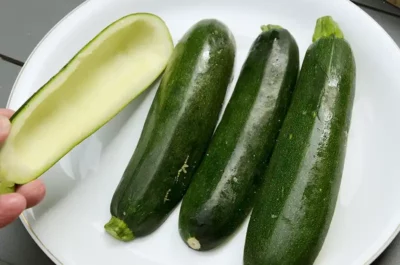 Faire dégorger les courgettes