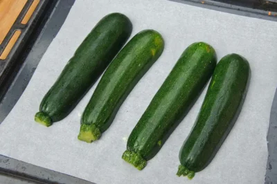 Cuisson des demi-courgettes