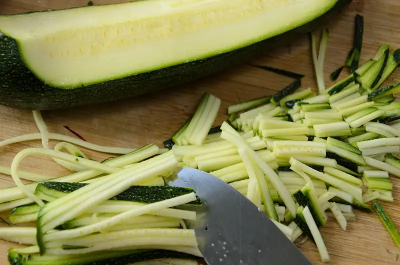 Comment râper les courgette pour une rémoulade