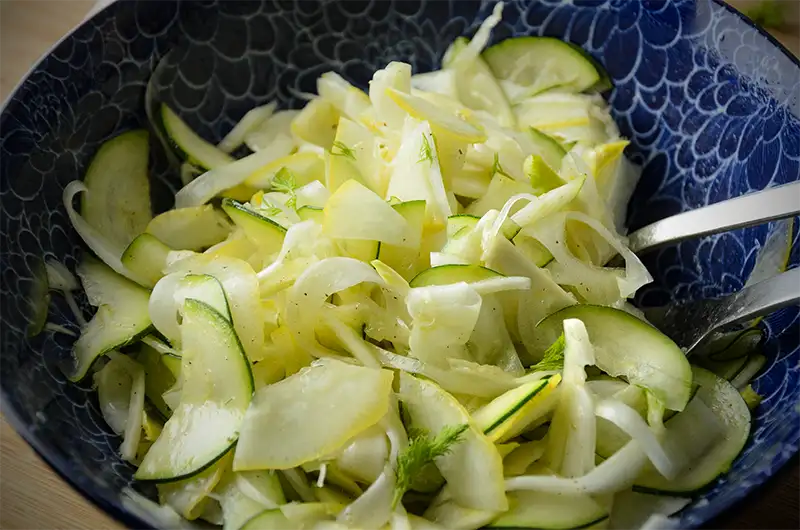 Salade de cédrat, fenouil et courgette crue